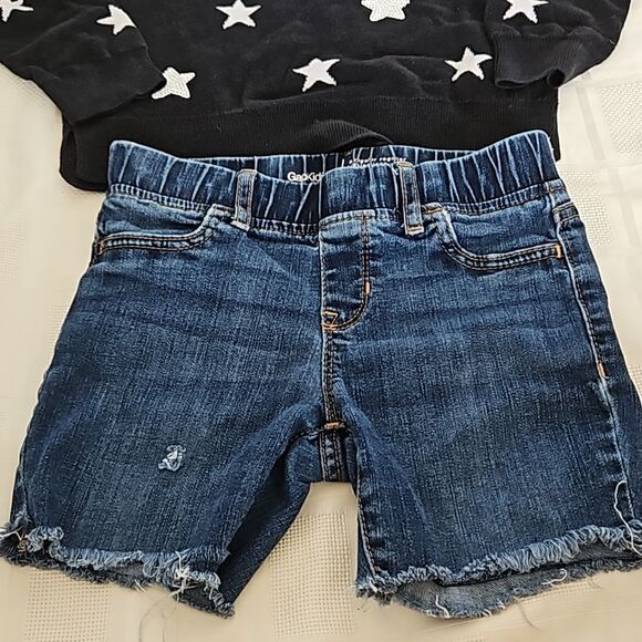 Gap Girl's Bundle Of Sweater & Jean Shorts With Raw Hem Size 8 Black/ Blue - Picture 16 of 16